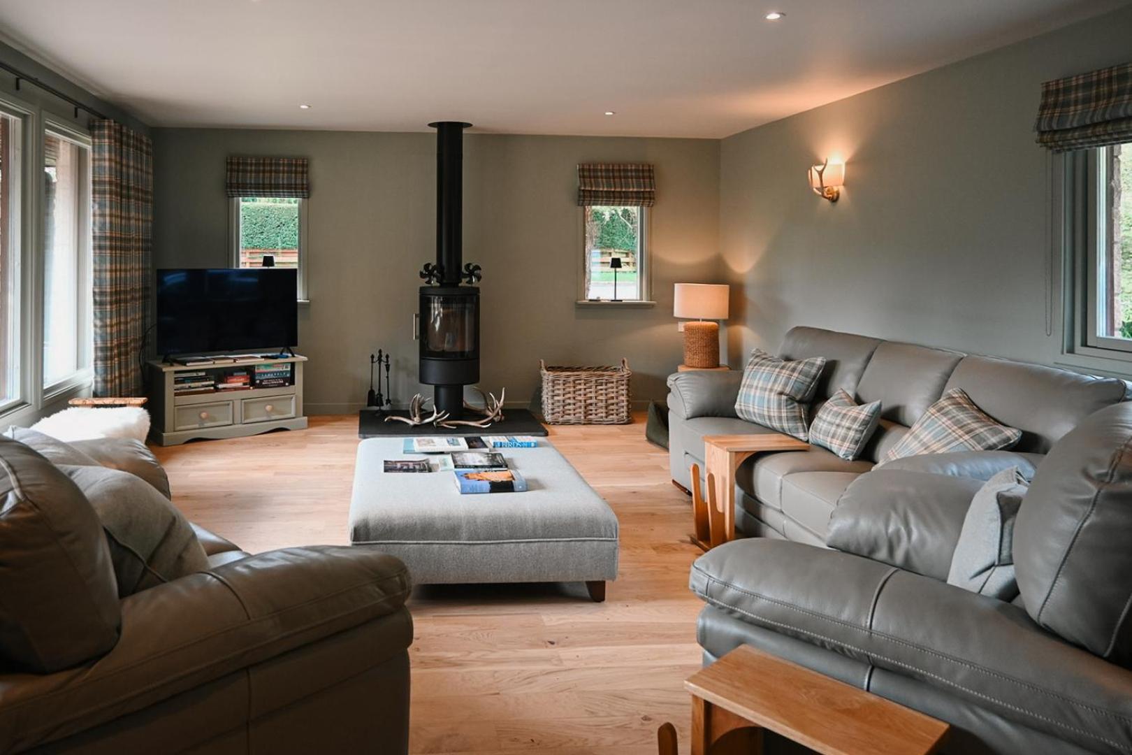 Greenwood - Stunning Scandinavian Style In The Heart Of Royal Deeside Holiday home *